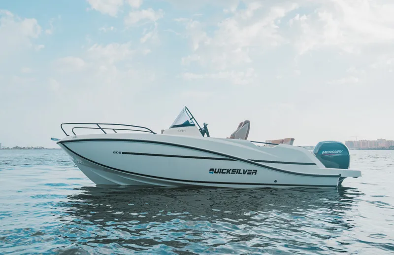 Quicksilver Activ 605 Open