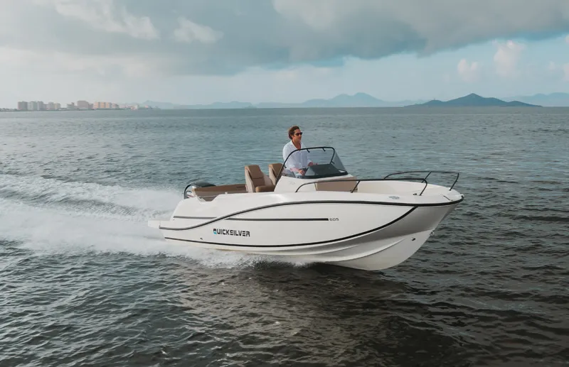 Quicksilver 605 Open