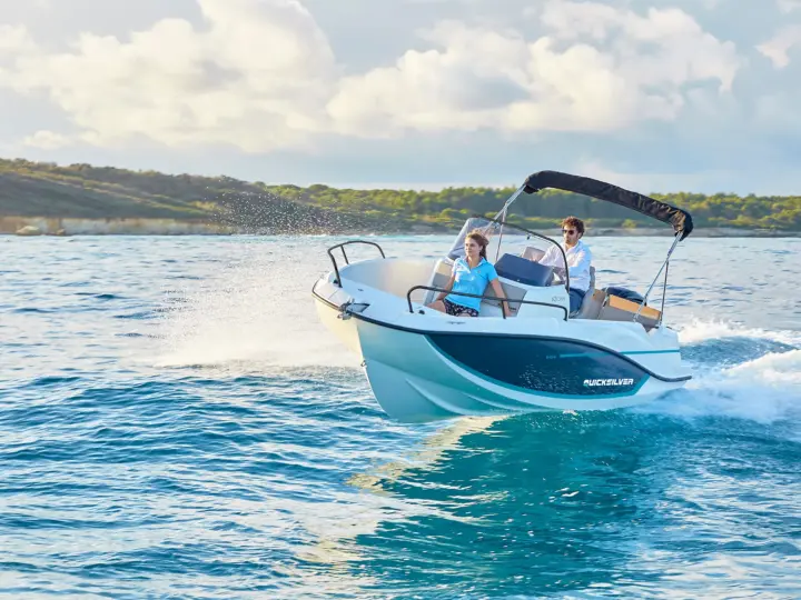 quicksilver Activ 605 open sea