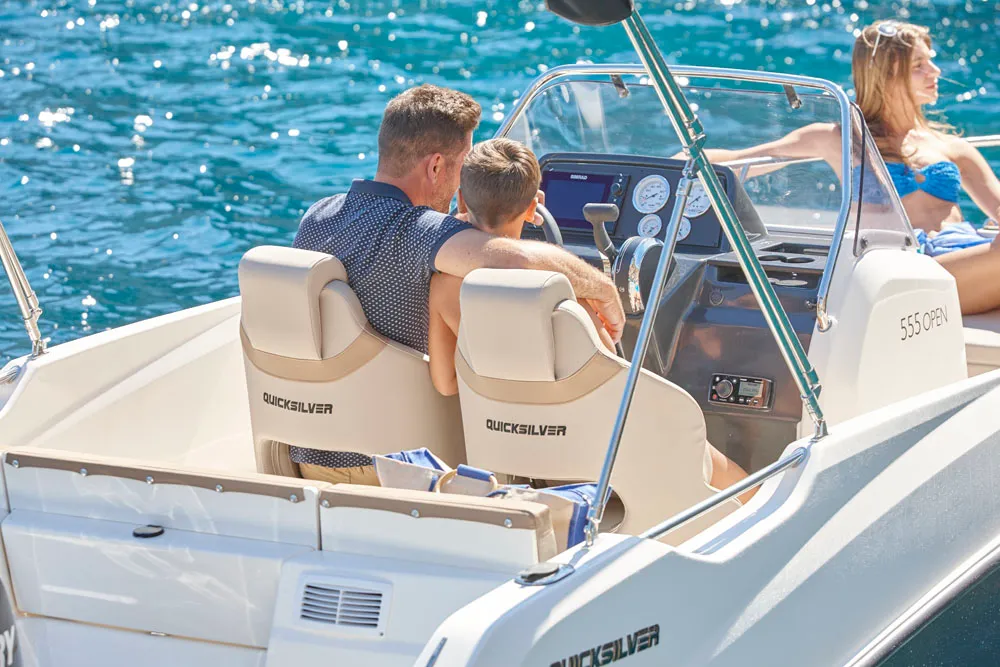 Quicksilver Activ 555 Open