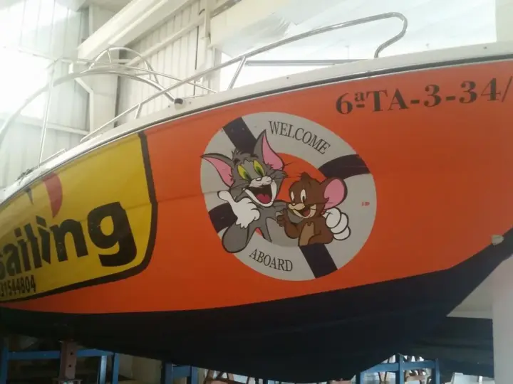 Barco Parasailing