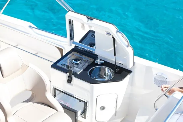 Quicksilver 755 Sundeck