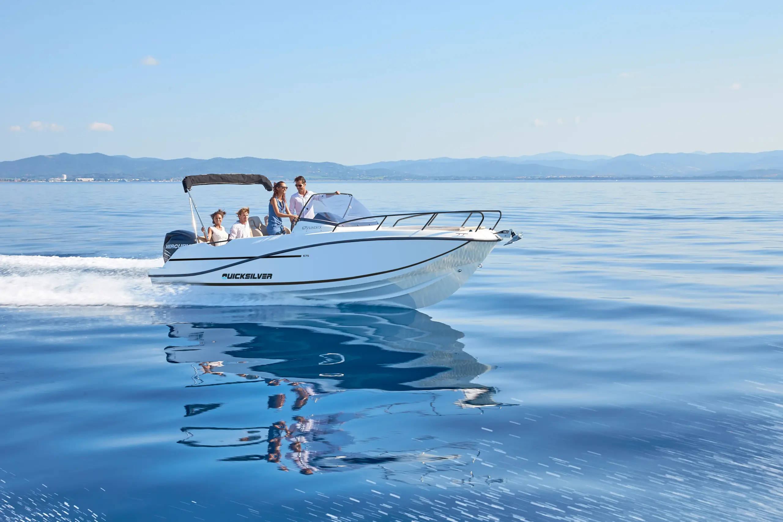 Quicksilver Activ 675 Sundeck