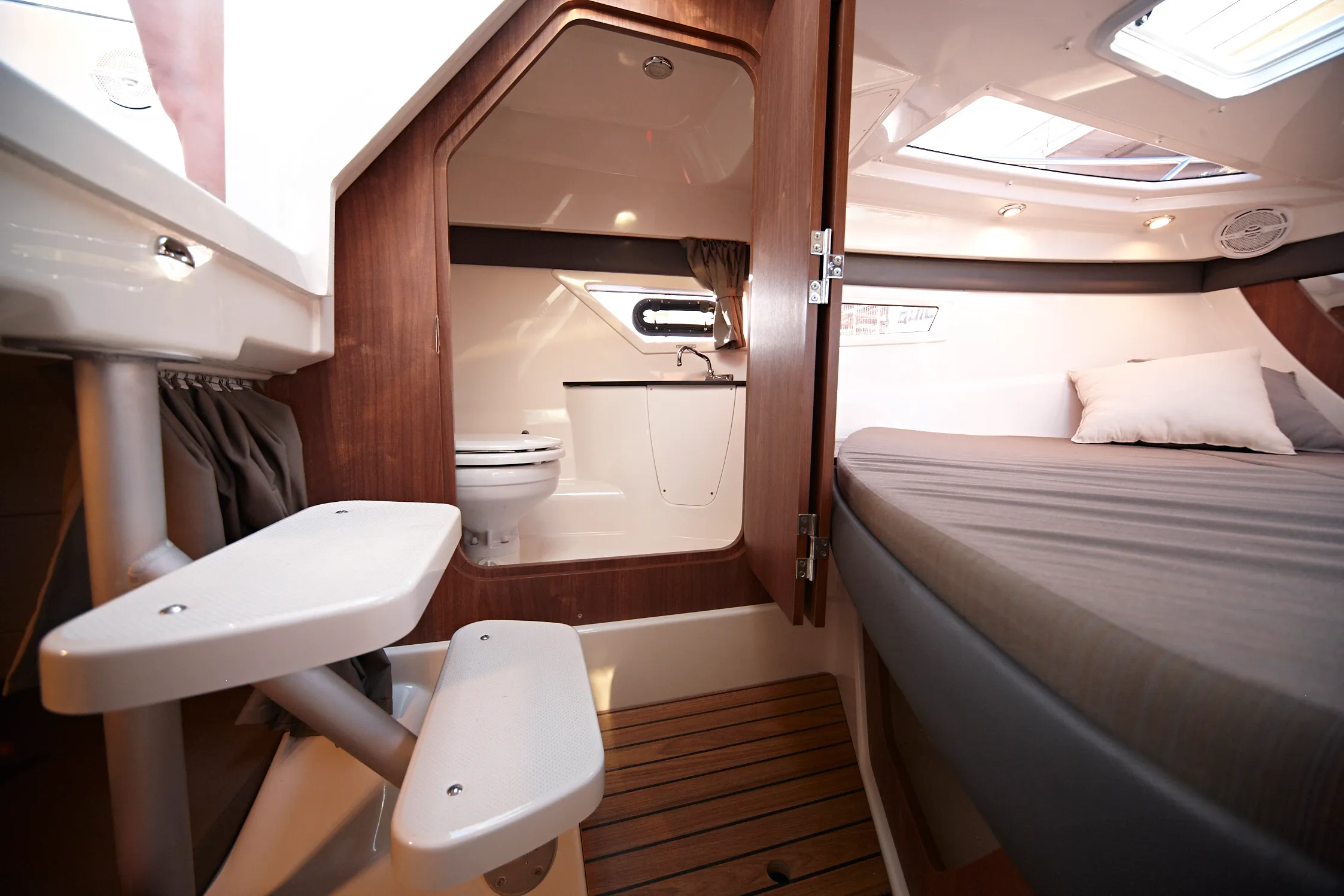 Quicksilver Activ 805 Cruiser
