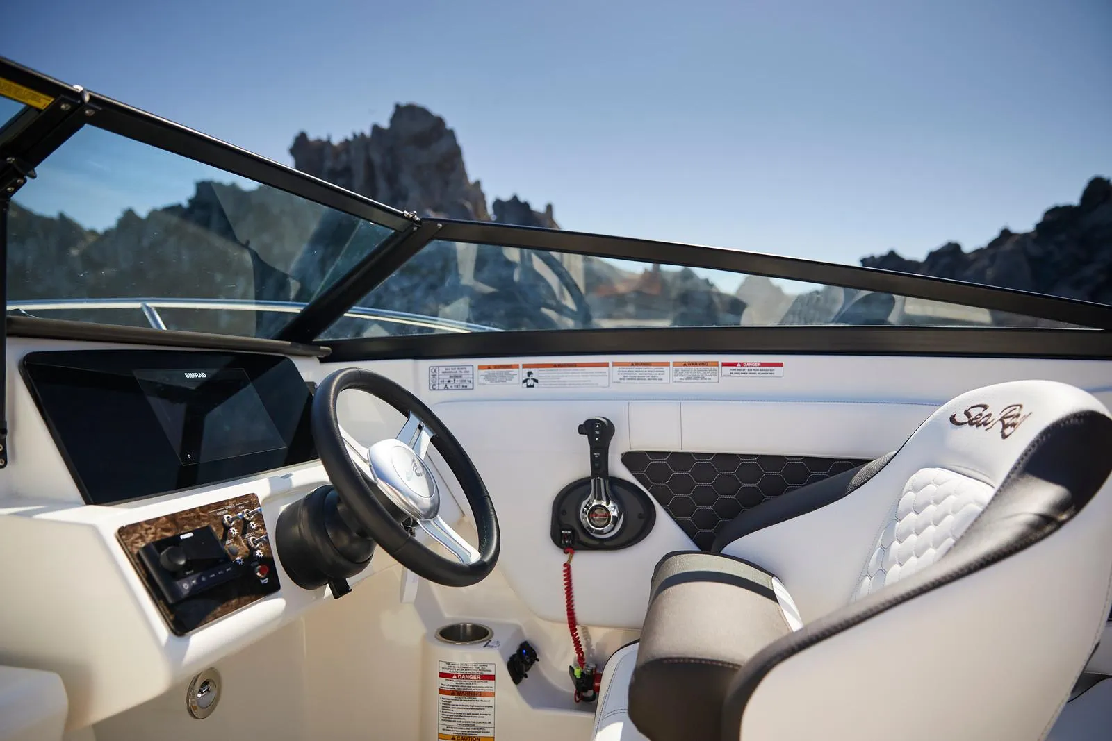 Sea Ray 230