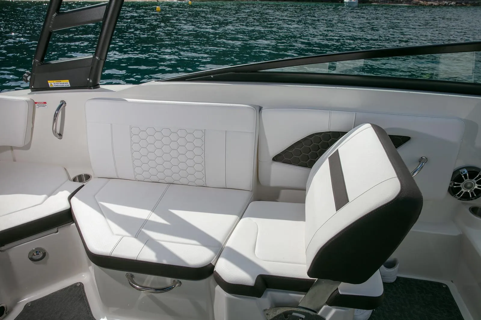 Sea Ray 230