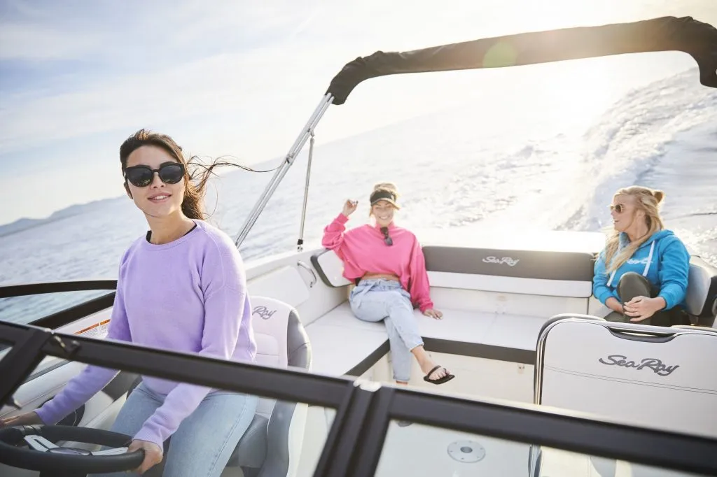 Sea Ray SPX 210
