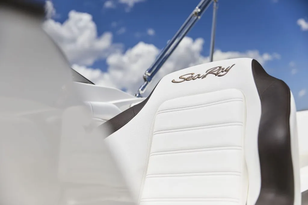 Sea Ray SPX 210