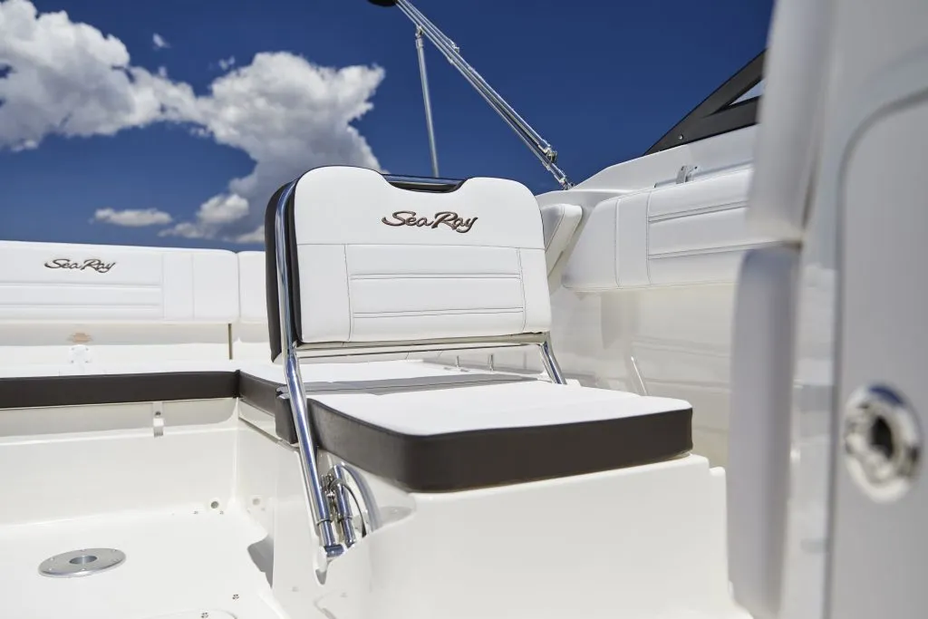 Sea Ray SPX 210