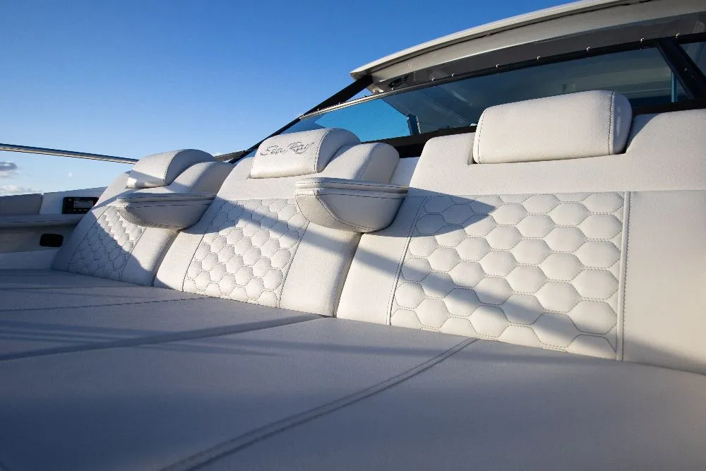 Sea Ray Sundancer 320