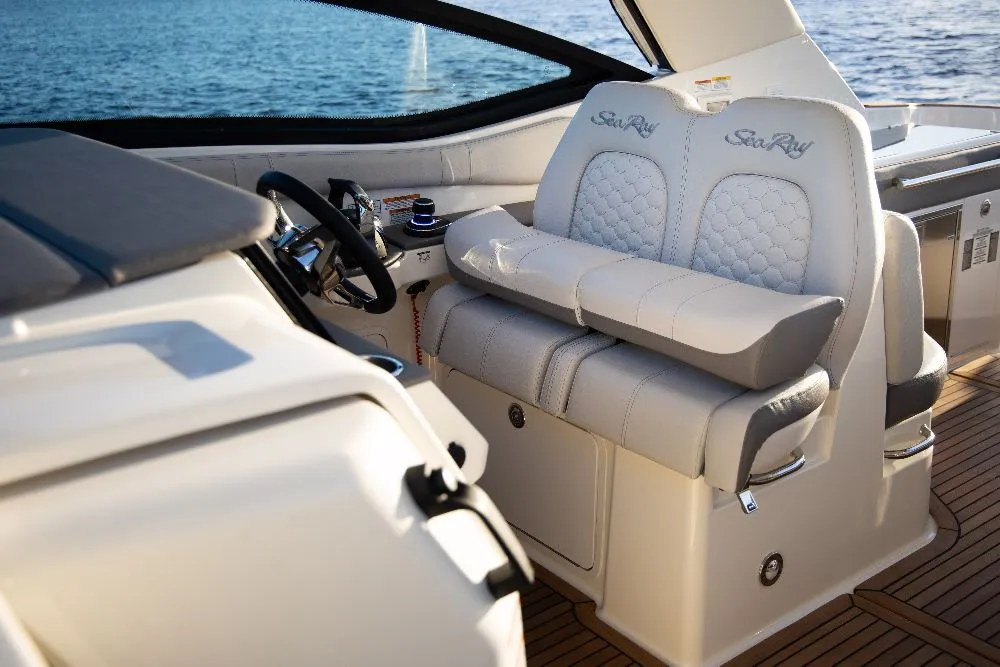 Sea Ray Sundancer 320