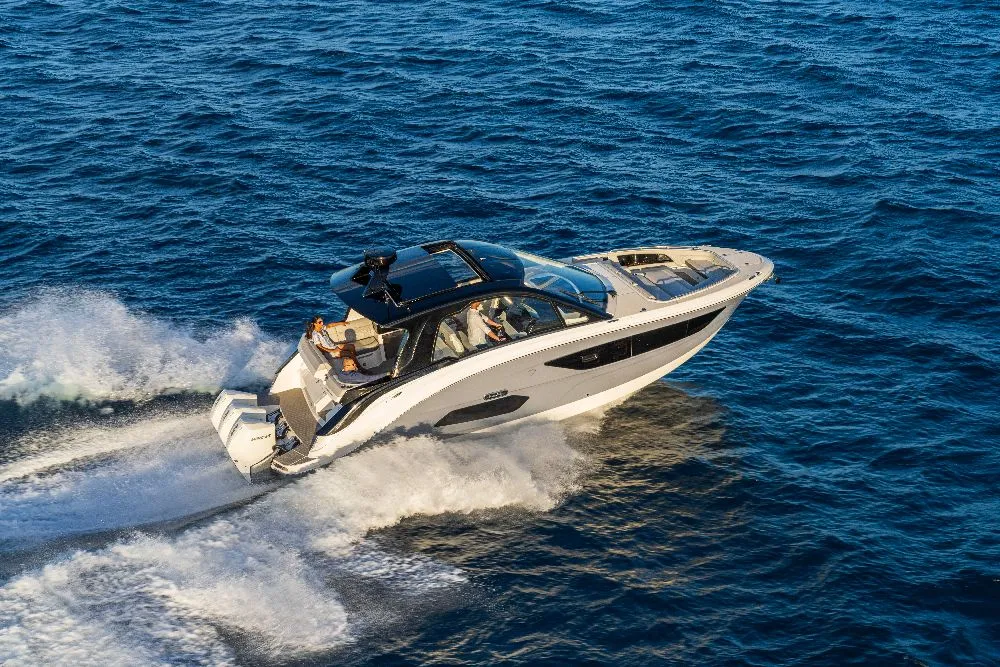 Sundancer 370 Outboard